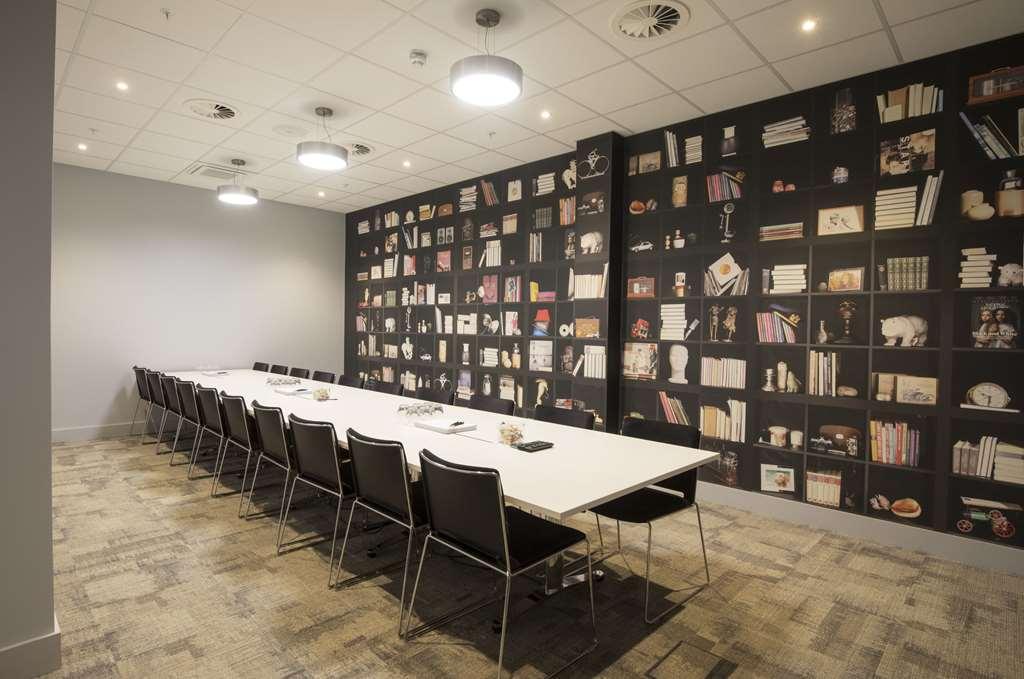 Village Hotel Southampton Eastleigh Ανέσεις φωτογραφία